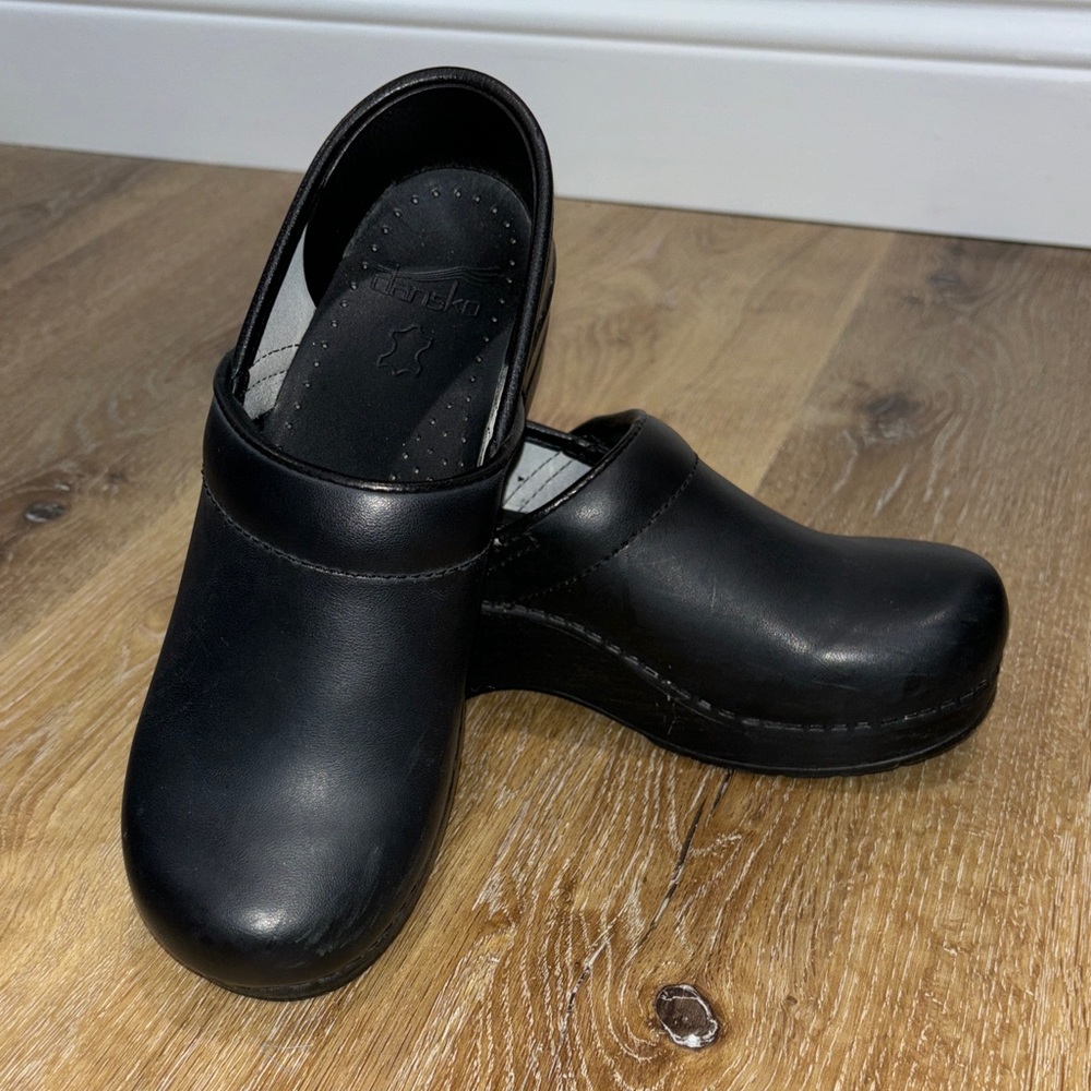 Dansko Black Leather Clogs - Professional Mule